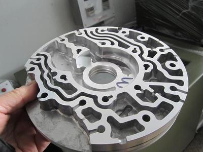 【鉆銑床車床零件壓鑄加工磁力去毛刺拋光機|磁力研磨機|光飾機】價格,廠家,圖片,其他清洗設備及配件,蘇州市吳中區甪直大越五金加工廠-